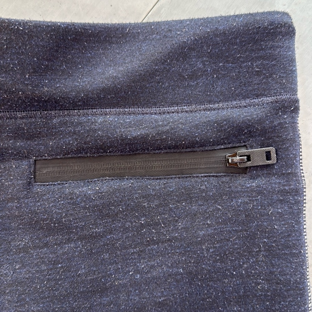 Superdry Sport Gym Tech dark blue men’s shorts size  L, EUC black - Picture 6 of 8